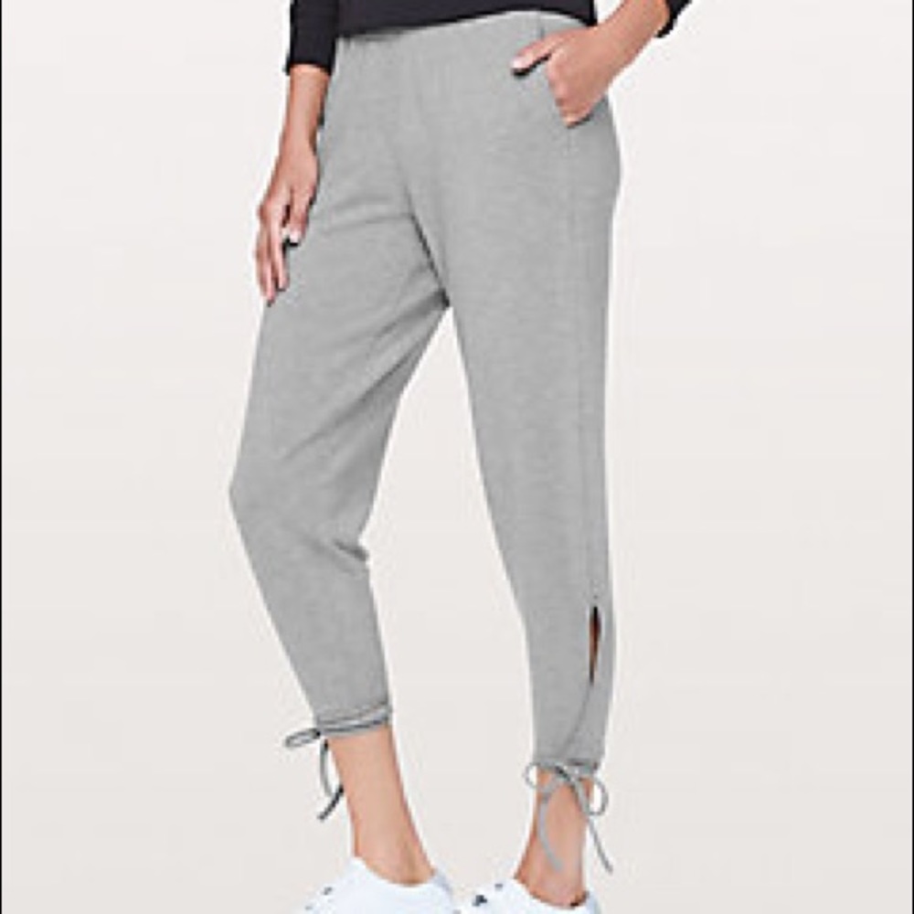 Lululemon Spirited Sissone Pant Grey Size 4